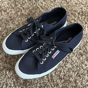 Superga 39 1/2. BRAND NEW. navy.